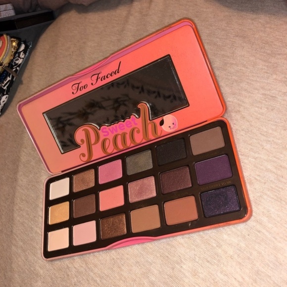 Two Faced Eyeshadow Palette - Picture 1 of 3